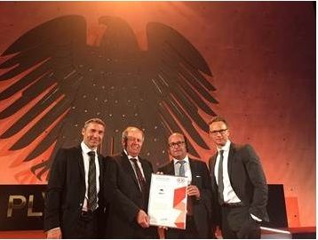 předání ocenění nejinovativější značka roku pro Hylu v Bundestagu