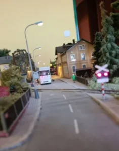modely vláčků přejezd s kamionem