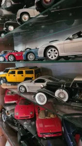 vitrína na modely autíček